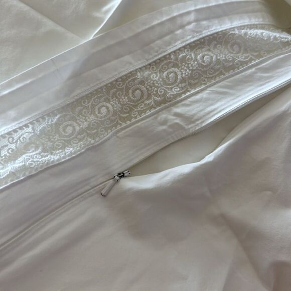 8987298_fpx.tif?$filterlrg$&  Hudson Park Collection Pillow Sham(2)